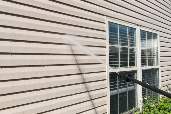 Cost of Vinyl Siding Pressure Washing in Carlisle