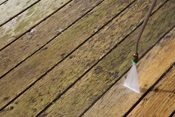 Cost of Deck Mold Removal in Carlisle